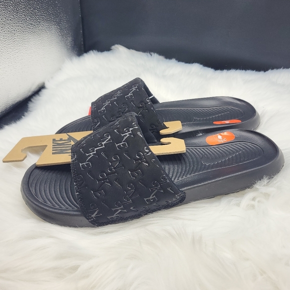 Nike Black and Gray Slide Sandals - Picture 3 of 6